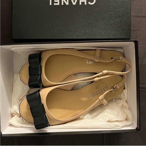 Chanel 100% Authentic peep toe sling back bow flats in original box - Picture 9 of 10